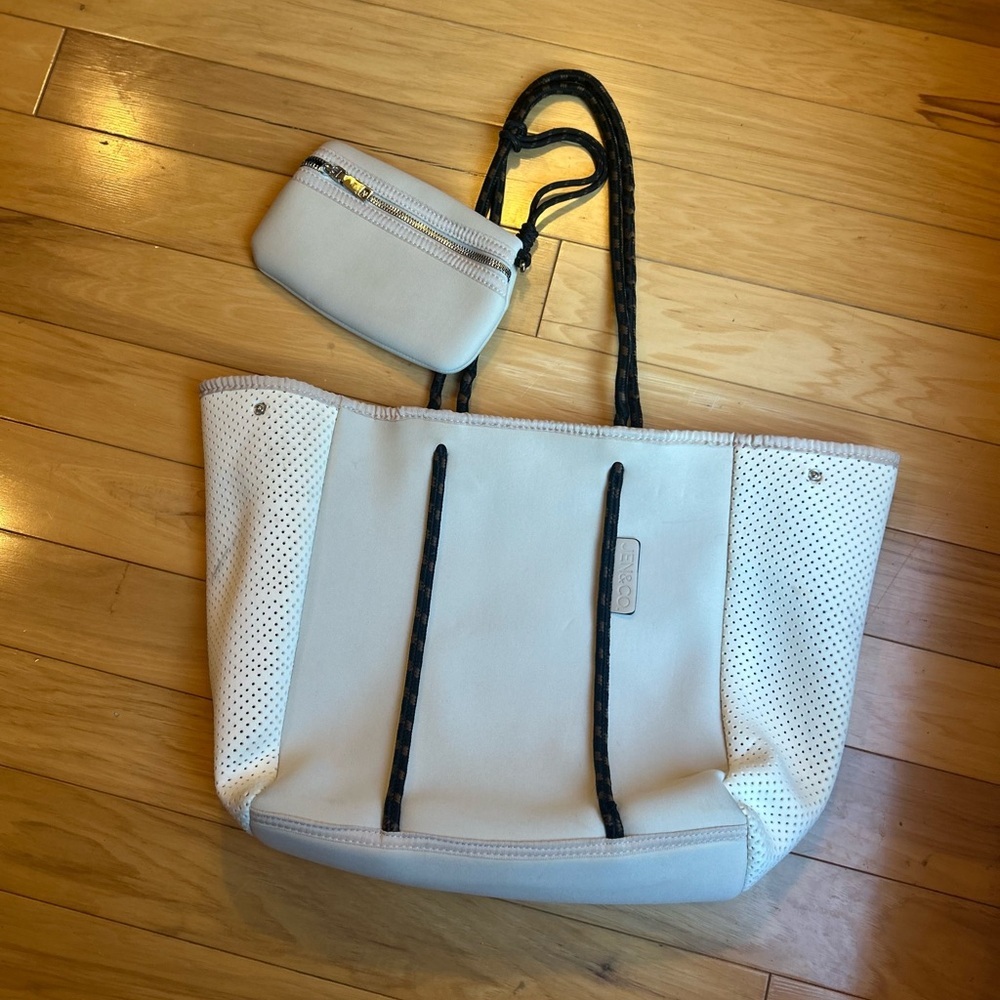 Jen & Co. Neoprene Ivory Beach Bag Tote with Handles and a Pouch